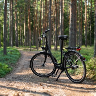 jalgrattaga matkamas, pildi autor Kadri Otsiver